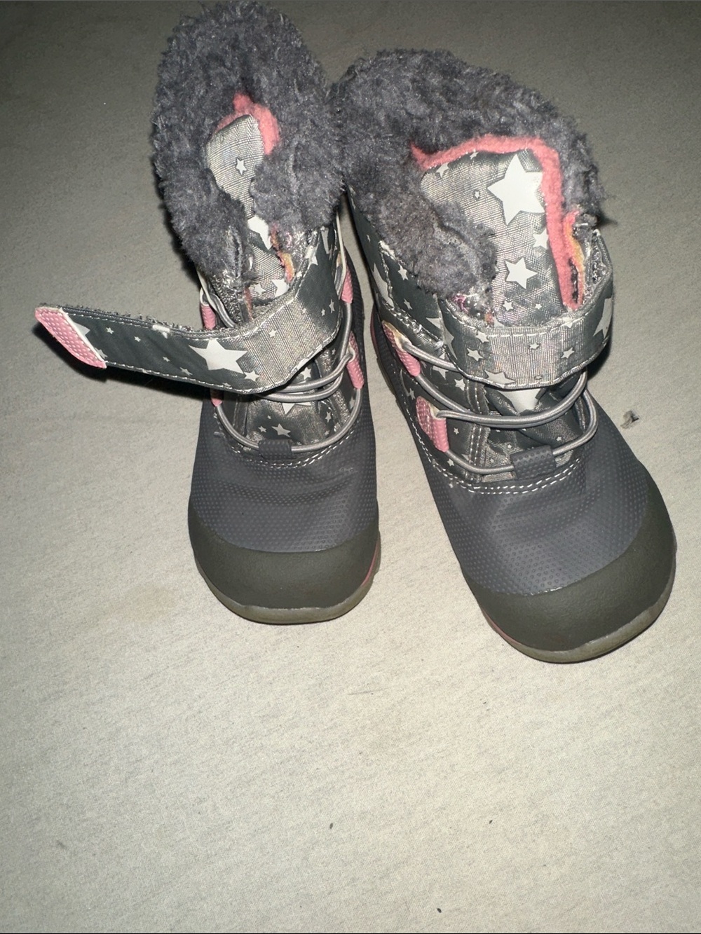 Kids Size 6 Star Winter Boots - Gray with Pink Trim